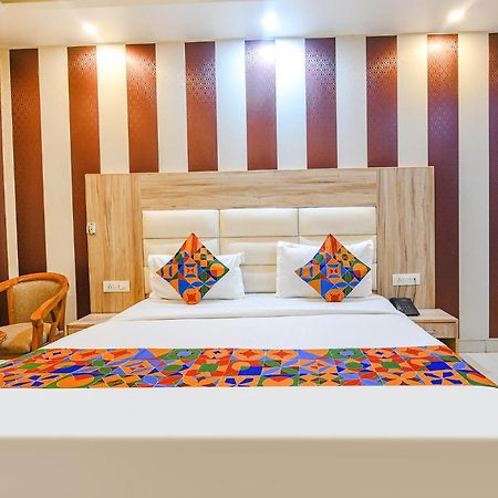Fabhotel Aman Inn Near Igi Airport Нью-Дели Экстерьер фото