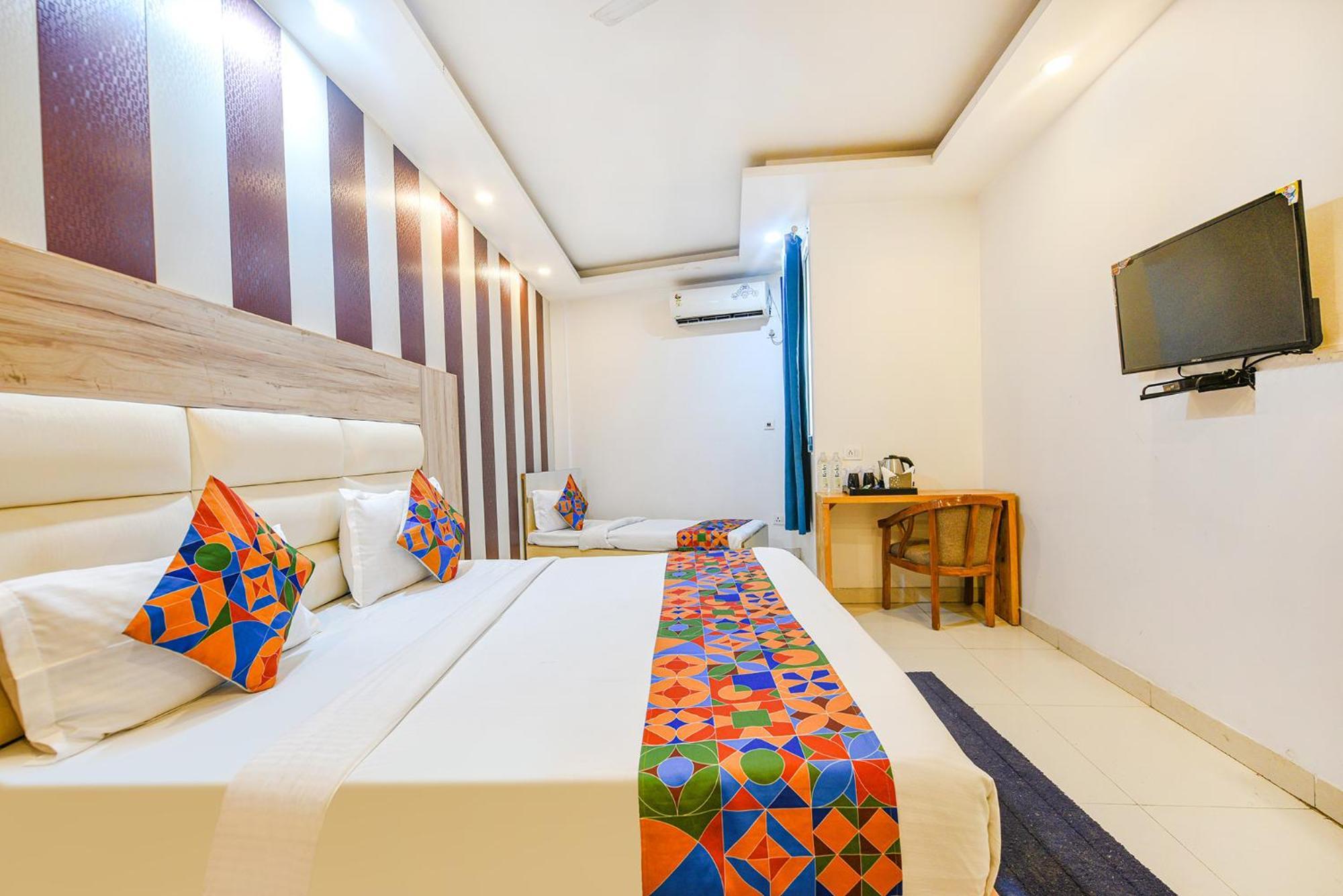Fabhotel Aman Inn Near Igi Airport Нью-Дели Экстерьер фото