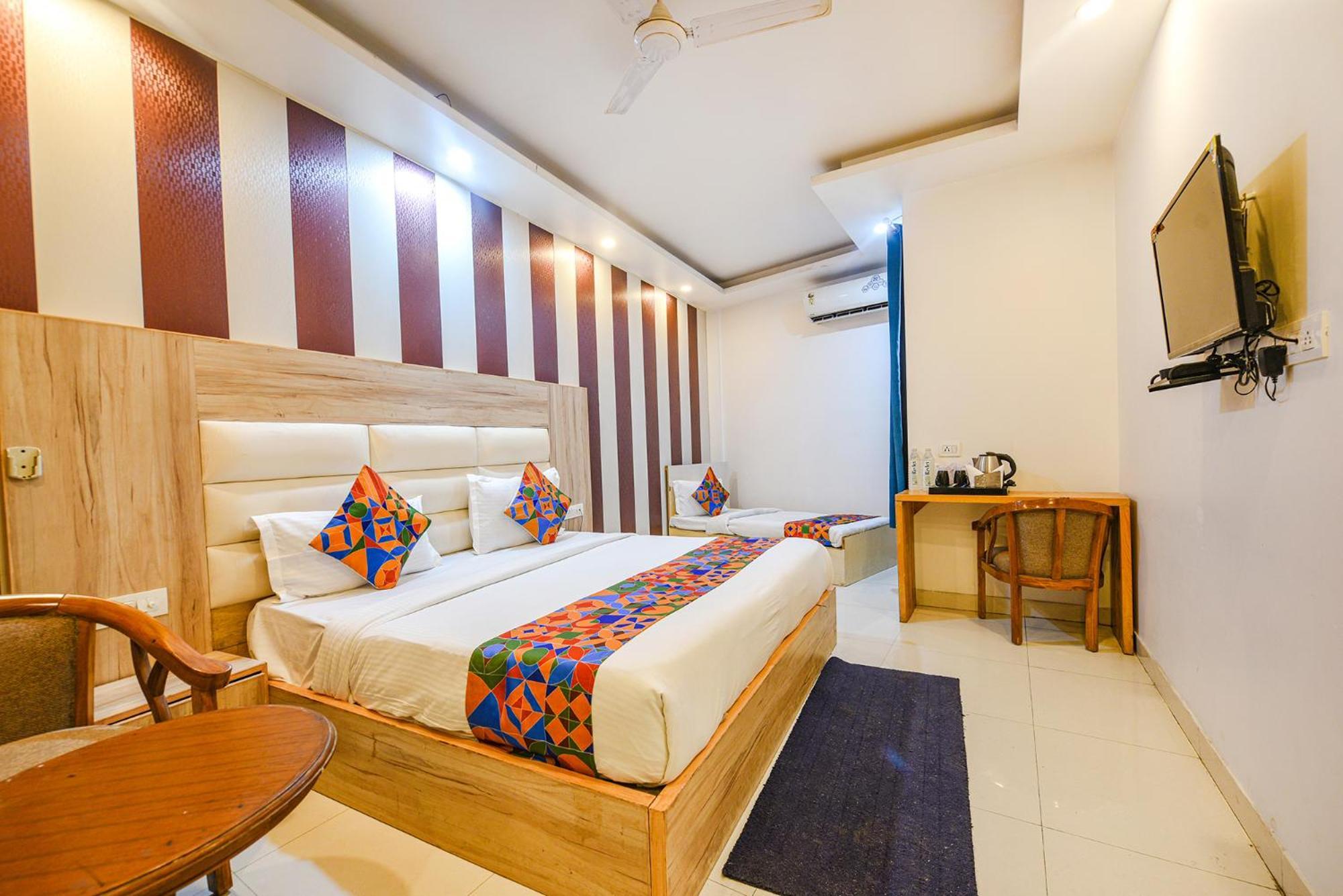 Fabhotel Aman Inn Near Igi Airport Нью-Дели Экстерьер фото