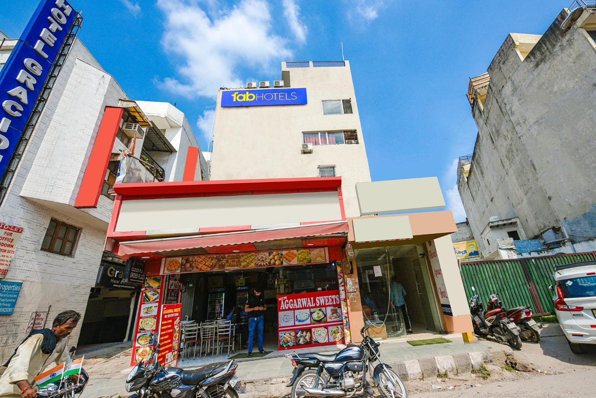 Fabhotel Aman Inn Near Igi Airport Нью-Дели Экстерьер фото