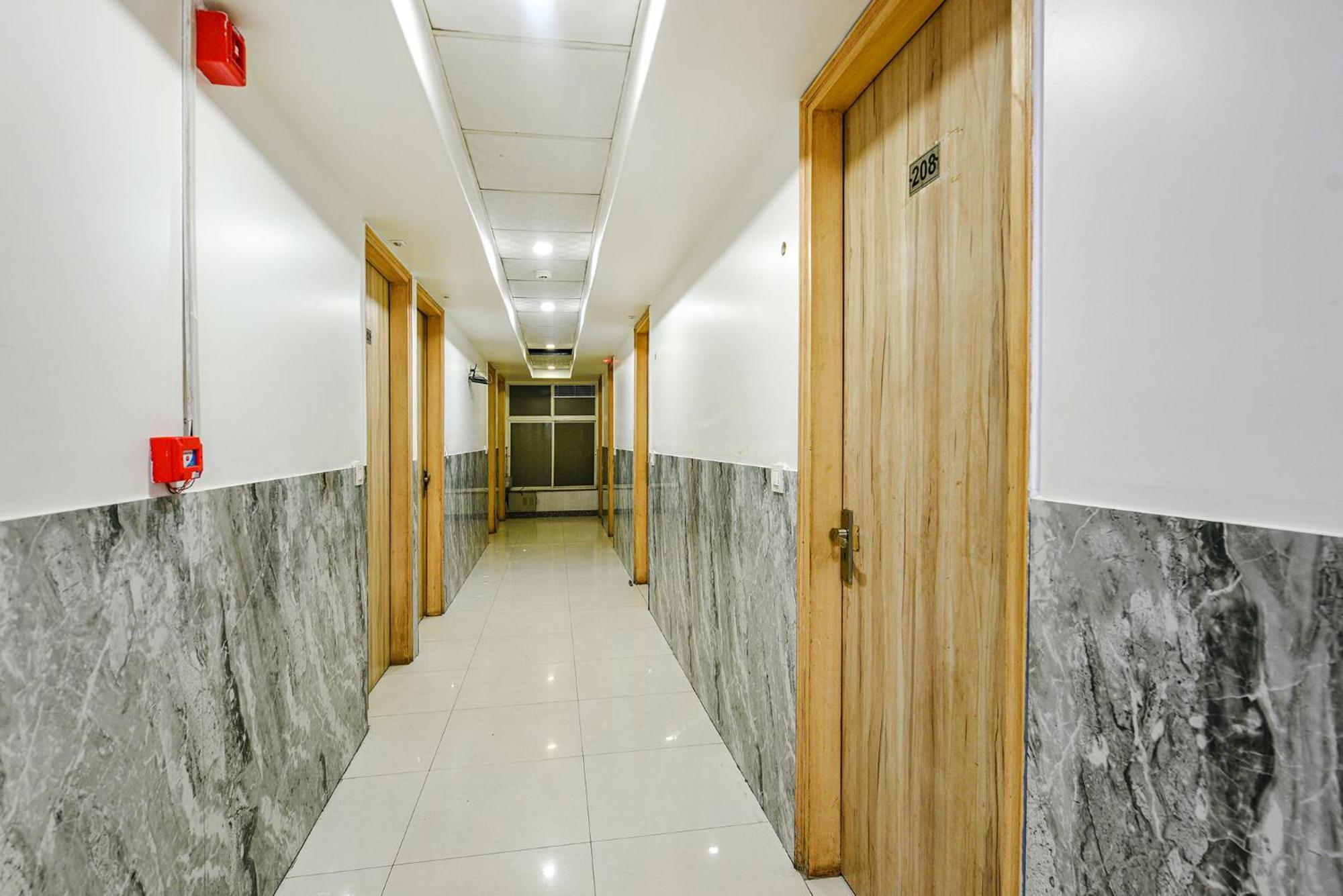 Fabhotel Aman Inn Near Igi Airport Нью-Дели Экстерьер фото
