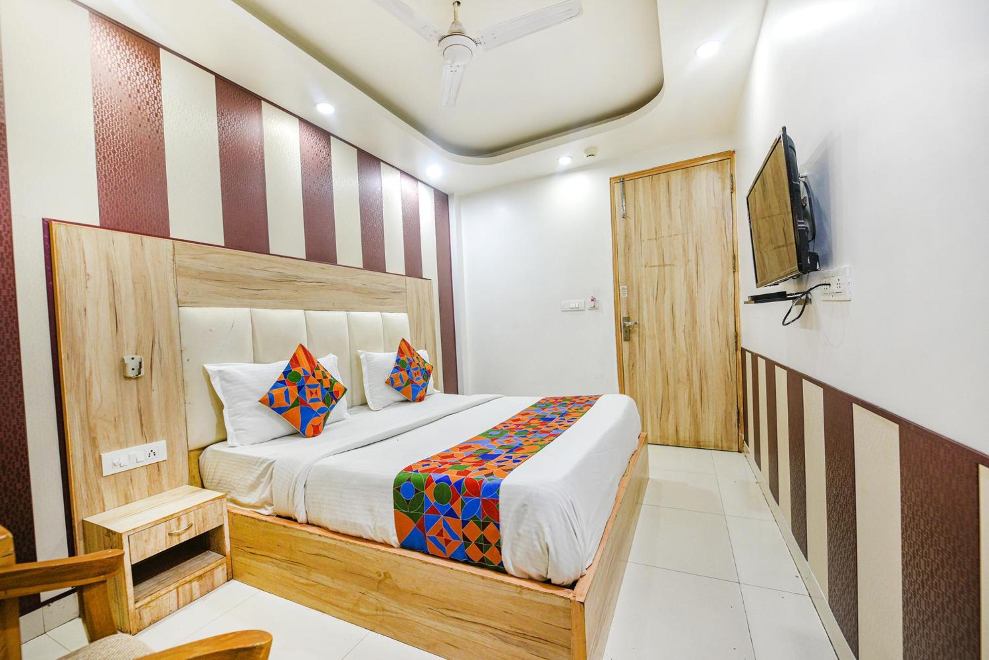 Fabhotel Aman Inn Near Igi Airport Нью-Дели Экстерьер фото